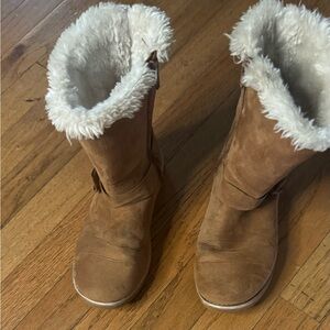Magillan youth girls size 4 boots